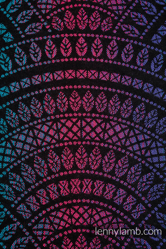 Lenny Lamb - Тъкан слинг-шал PEACOCK S TAIL BLACK OPAL XL Lenny Lamb - Тъкан слинг-шал PEACOCK S TAIL BLACK OPAL XL