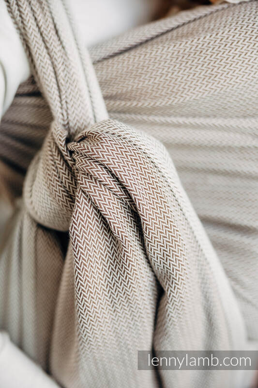 Lenny Lamb - Тъкан слинг LITTLE HERRINGBONE ALMOND XS