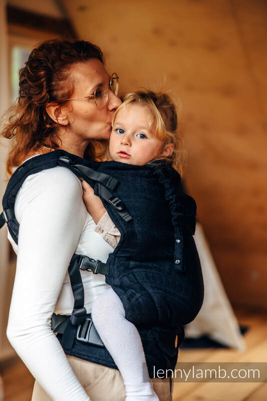 Lenny Lamb - LennyPreschool Carrier PEACOCK S TAIL PITCH BLACK