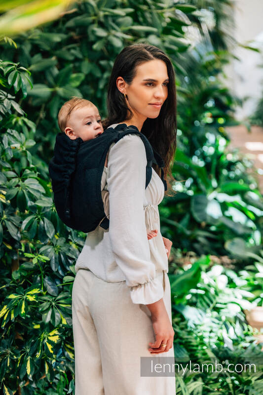 Lenny Lamb - Lenny Buckle Onbuhimo PRO baby carrier PRO PEACOCK S TAIL PITCH BLACK Lenny Lamb - Lenny Buckle Onbuhimo PRO baby carrier PRO PEACOCK S TAIL PITCH BLACK