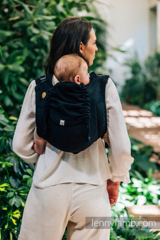 Lenny Lamb - Lenny Buckle Onbuhimo PRO baby carrier PRO PEACOCK S TAIL PITCH BLACK